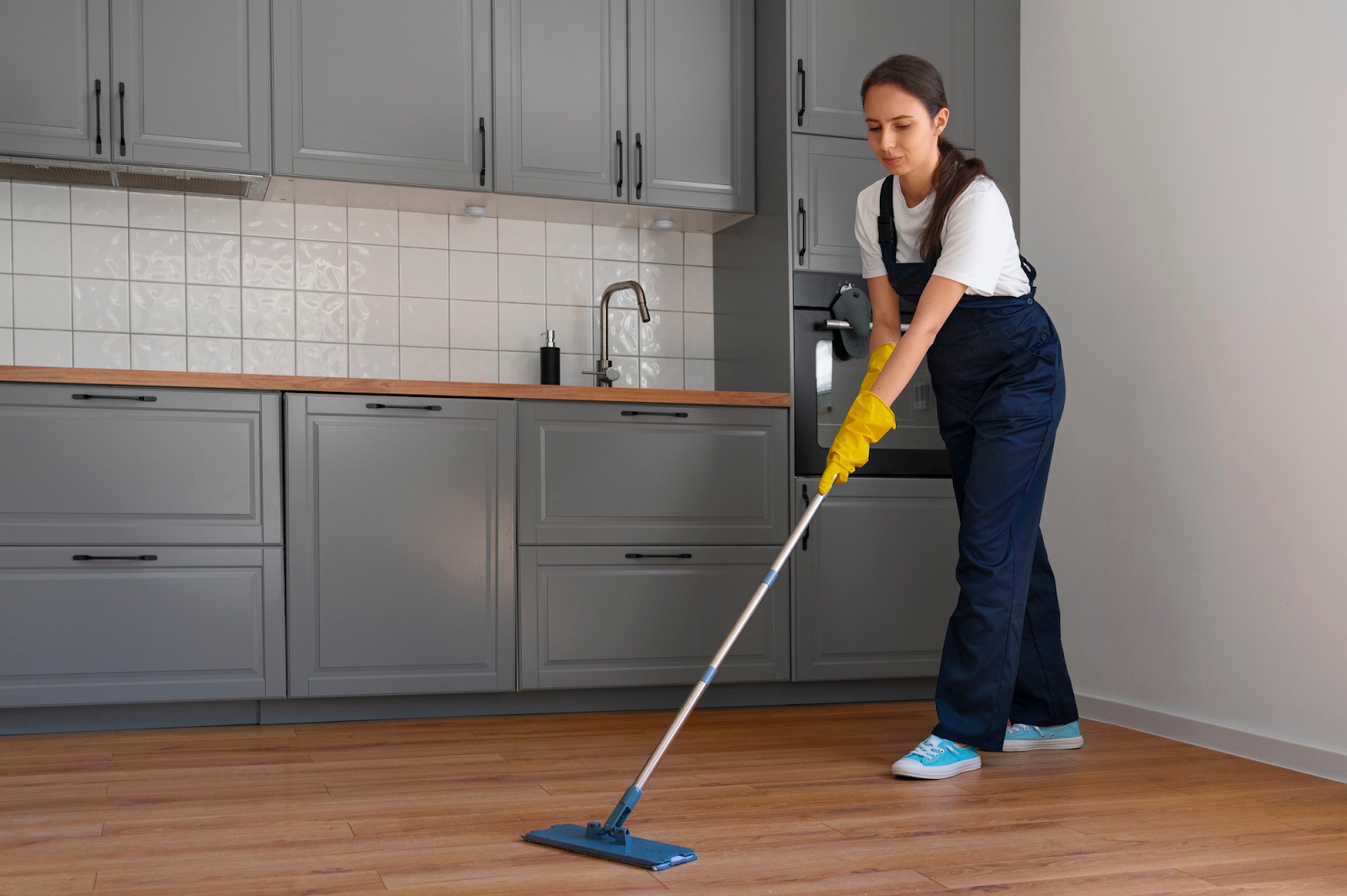 Is Your Floor Ready for Winter? Hard Floor Cleaning Tips for Munster Businesses