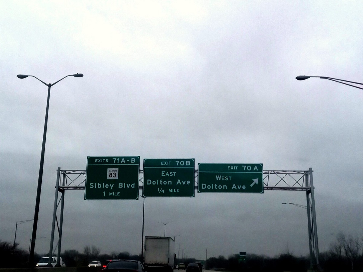 Interstate 94 at the Dolton Avenue exit by Dolton, Illinois. Photo: AlphaBeta135, CC BY 4.0, via Wikimedia Commons.