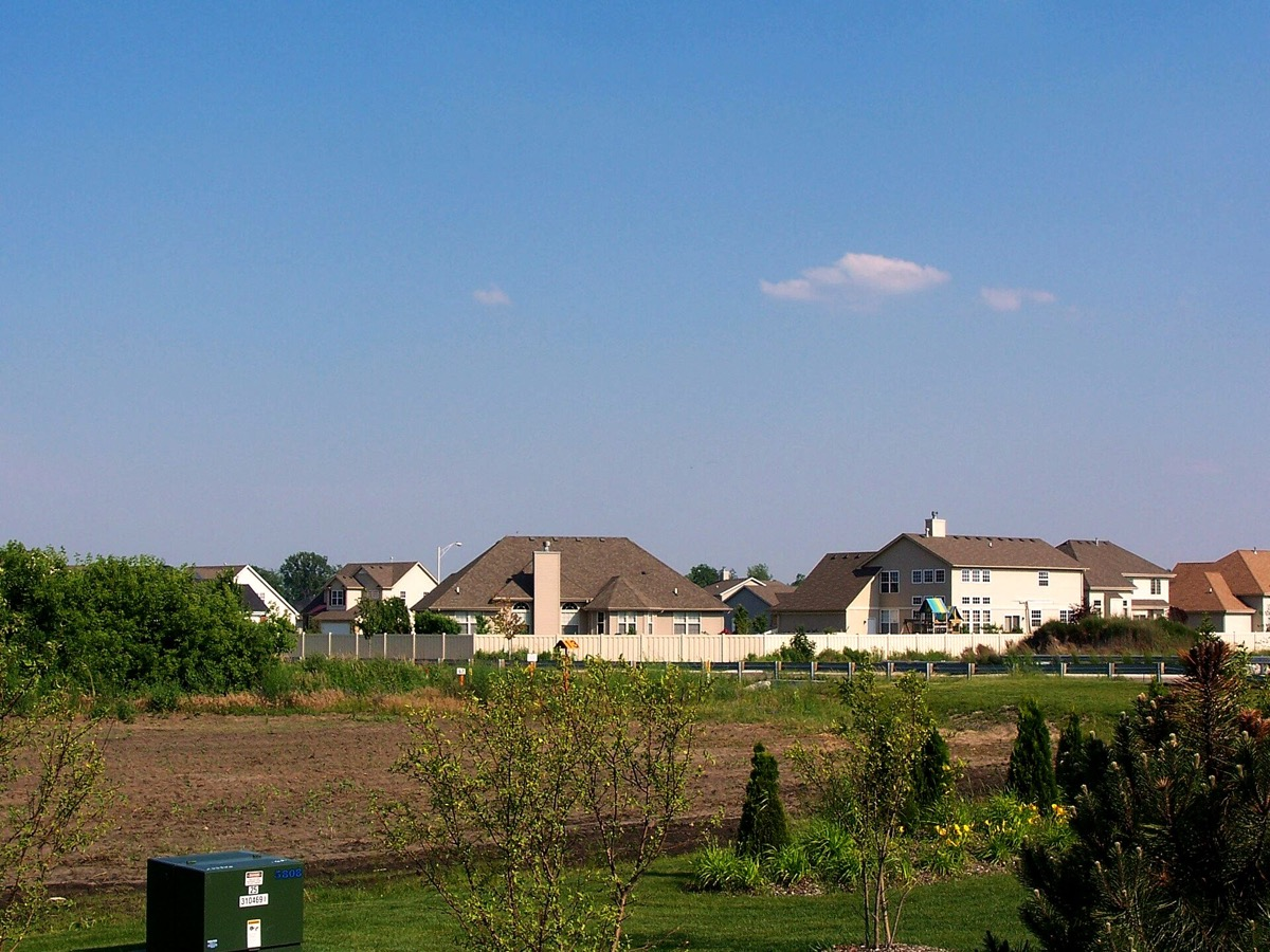A neighborhood of homes in Dyer, Indiana. Photo: Aneekr at English Wikipedia, CC BY-SA 3.0, via Wikimedia Commons.