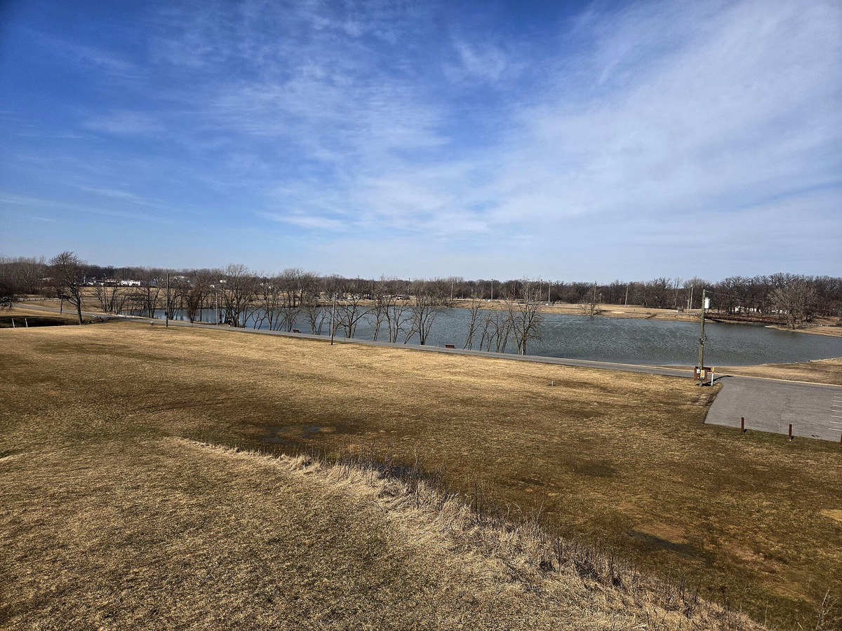 Hidden Lake Park in Merrillville, Indiana. Photo: AtlasArchives, CC BY-SA 4.0, via Wikimedia Commons.
