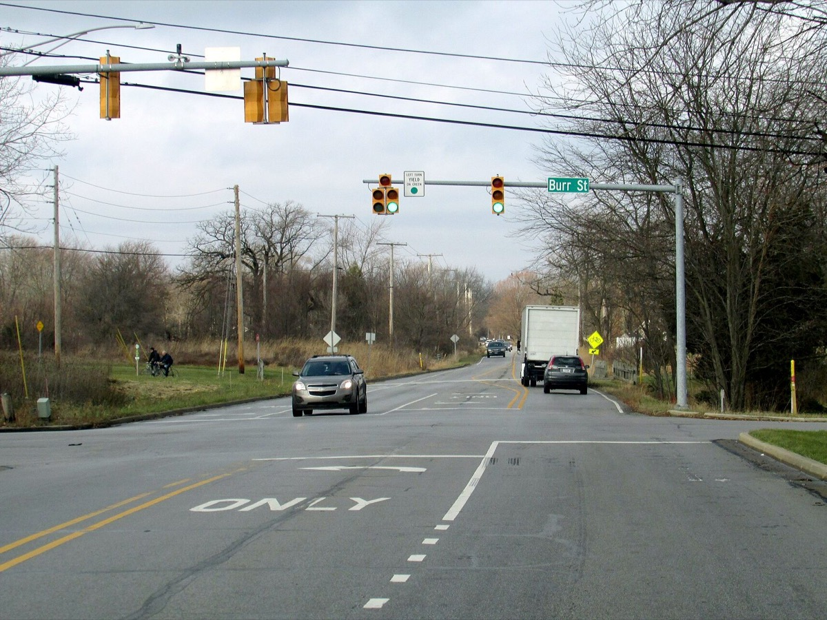 Joliet Road at Burr Street in Schererville, Indiana. Photo: Chris Light, CC BY-SA 4.0, via Wikimedia Commons.
